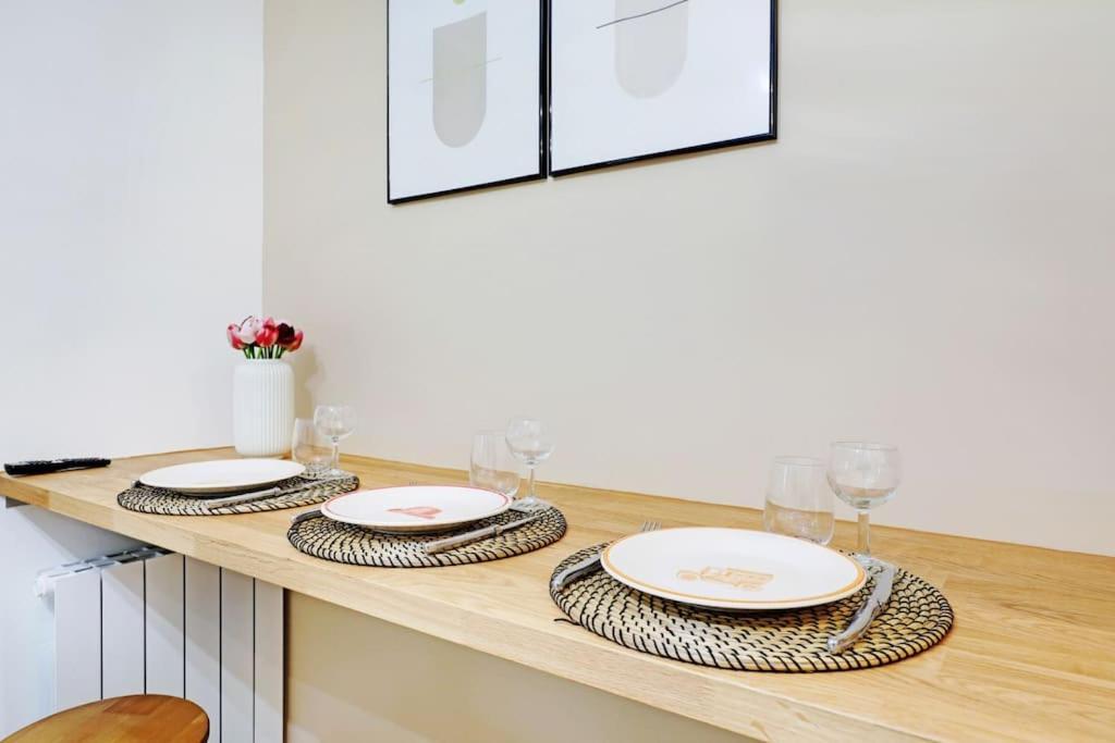 Charming Appartements For 4 People - Le Marais Paris Exterior photo